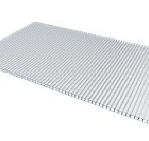 Тут изображение Поликарбонат 4мм прозрачный (4мм; 2,1м х 6м)