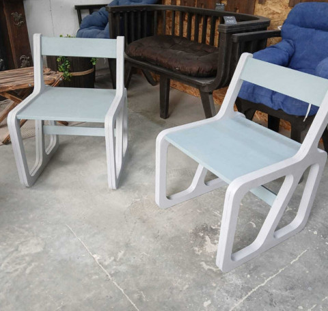 Тут изображение Стул деревянный удобный