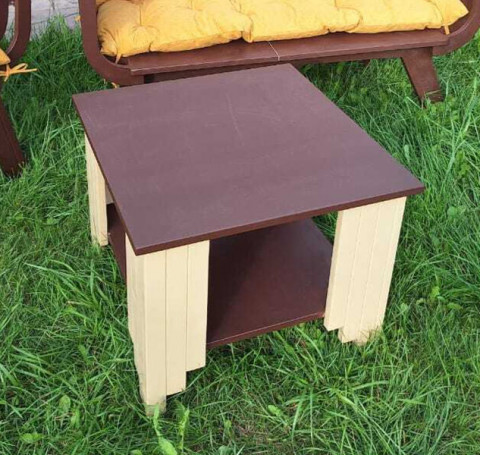 Тут изображение Стол деревянный журнальный