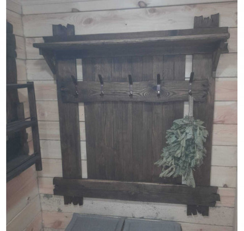 Тут изображение Деревянная вешалка